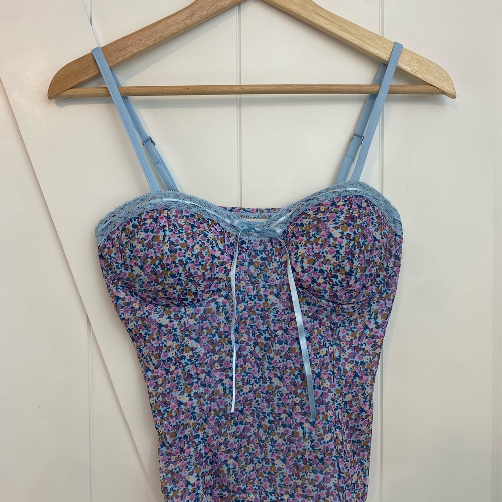 NWT No Boundaries Ditsy Floral Print Top Size XS Y2K Dainty Feminine